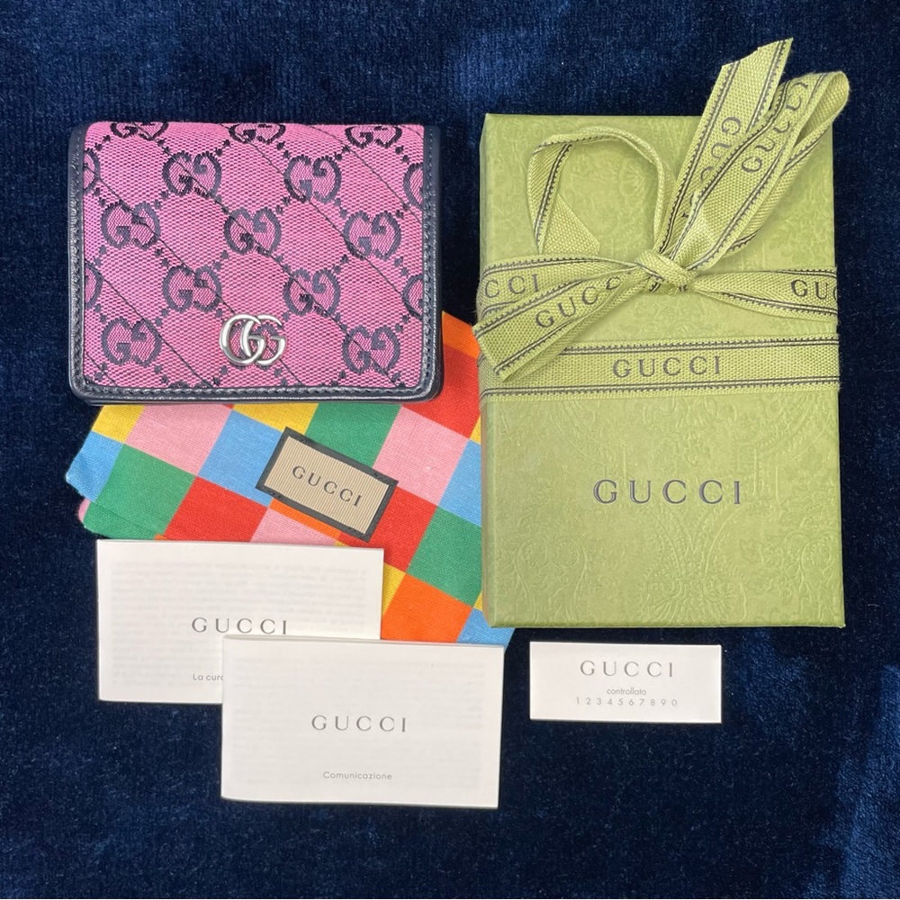Authentic Gucci GG wallet